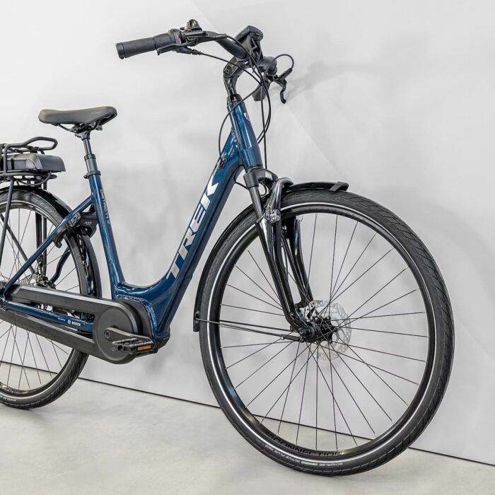 Velo-Electrique-Trek-District-2-Lowstep-Gris-2023-7.jpeg