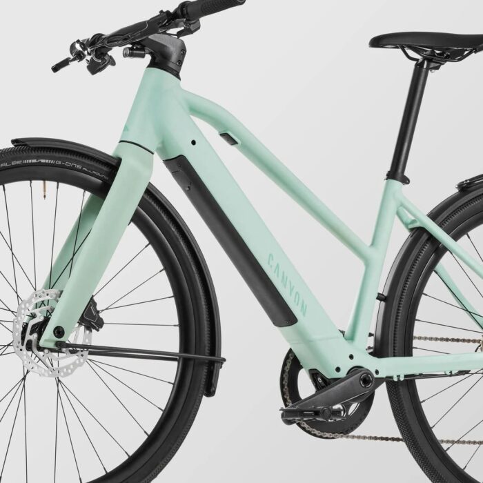 Velo-de-ville-electrique-Canyon-Commuter-ON-7-mid-step-3.jpeg