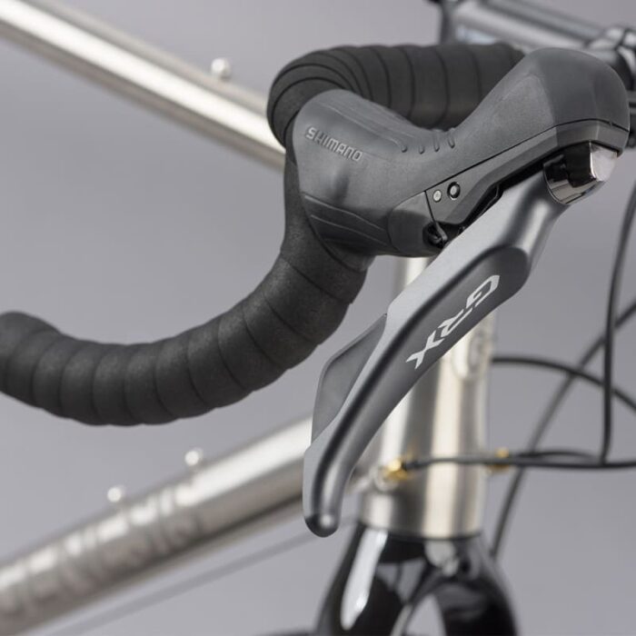 Velo-gravel-Genesis-Croix-de-Fer-Titane-2.jpg
