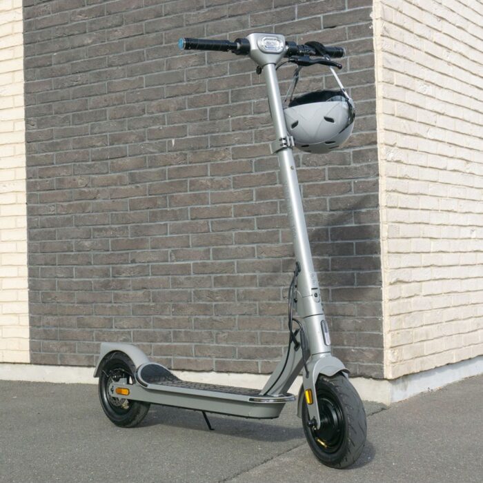 YEEP.ME-100c-signature-1.jpg